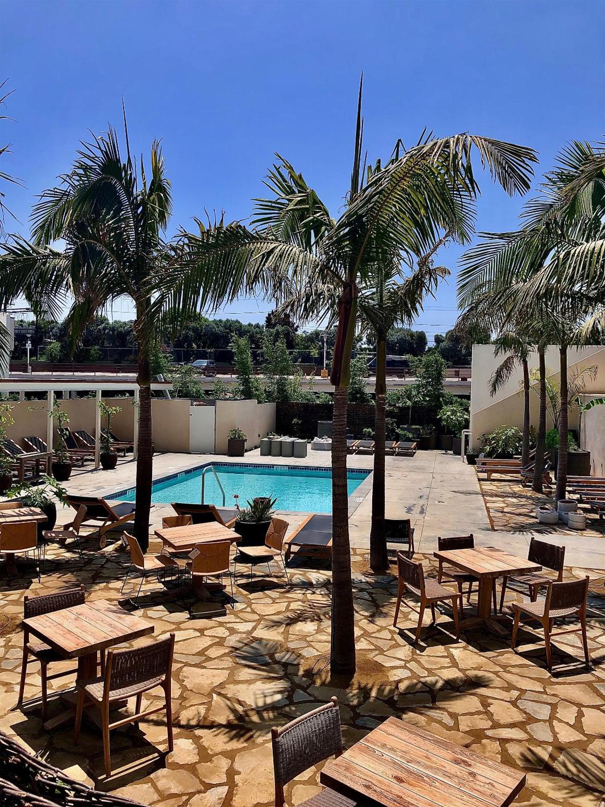 Hotel June